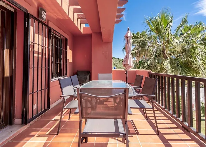 Stylish Duplex In Estepona, Spain - Sea Views, Pool & Coastal Living Apartman