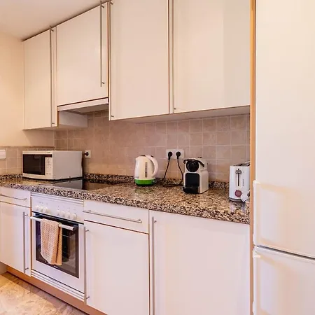 Stunning With Roof Terrace & Great Views *