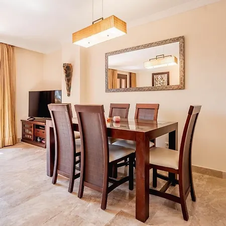 Stylish Duplex In Estepona, Spain - Sea Views, Pool & Coastal Living Appartement *